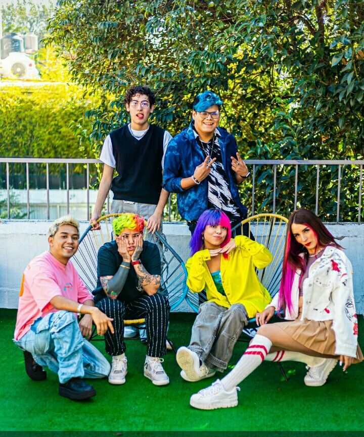 twastia.com team members